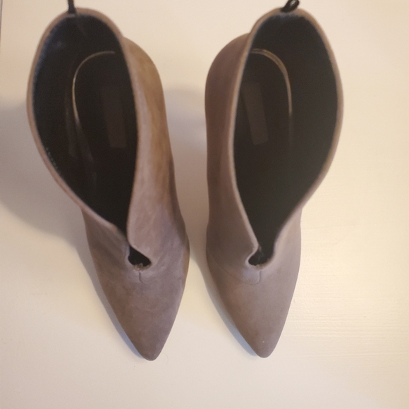 Forever 21 faux suede booties - Picture 2 of 4